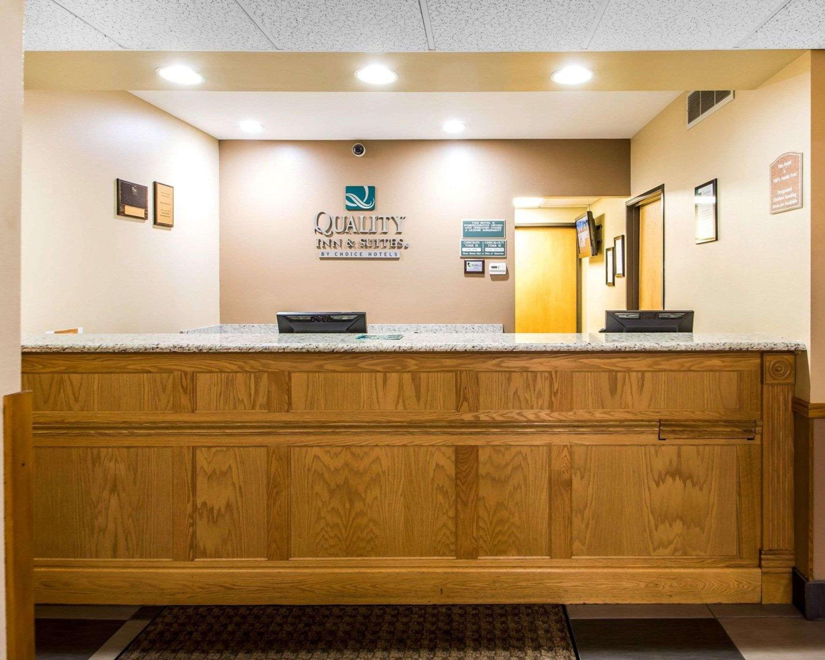 Quality I-90 Inn Mauston