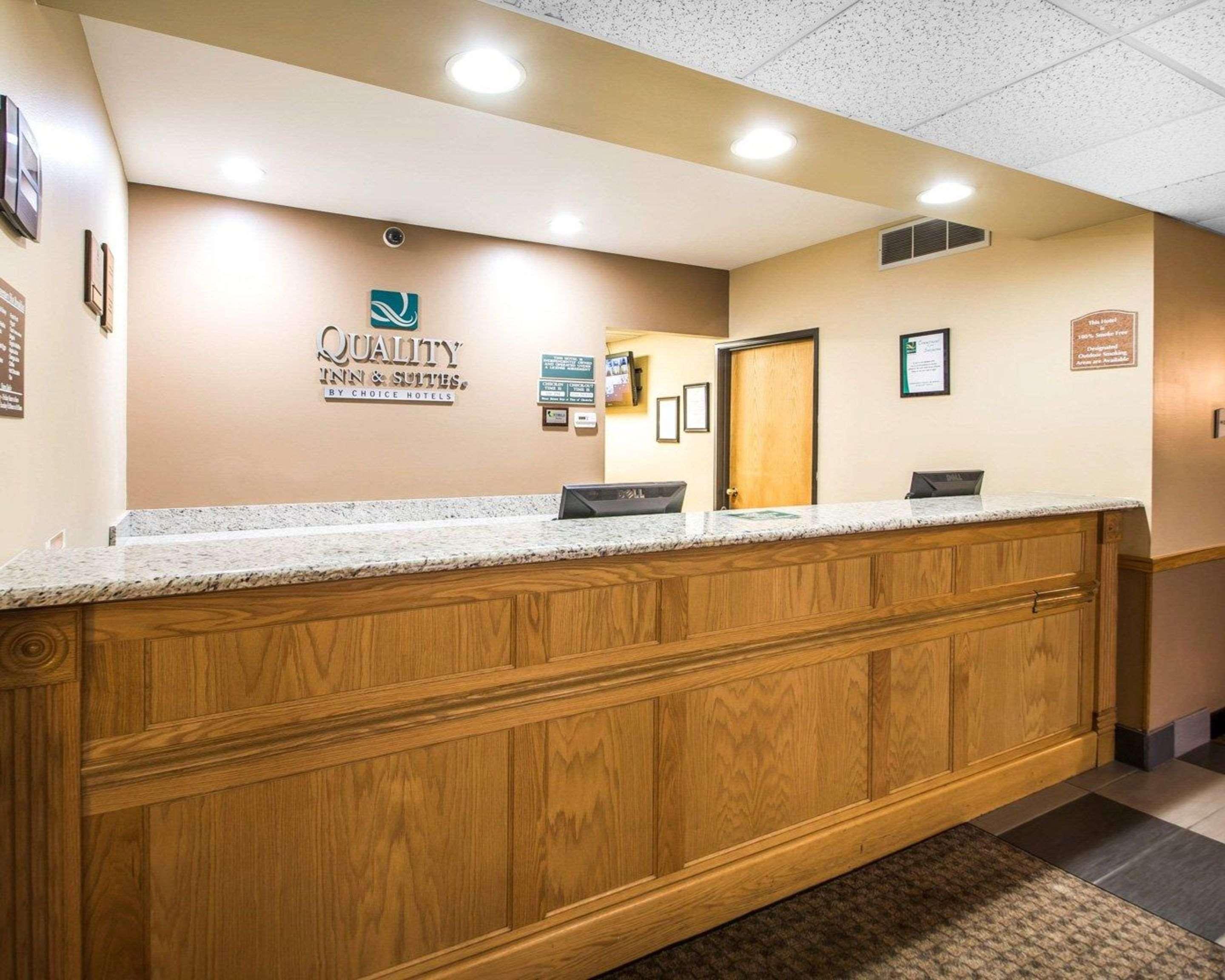 Quality I-90 Inn 2*