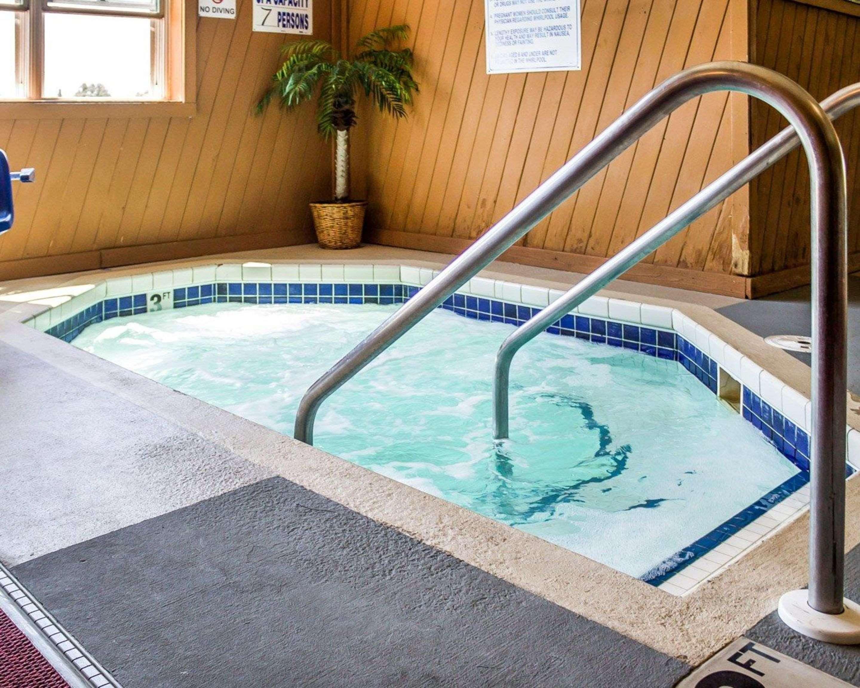 Quality I-90 Inn 2*