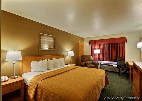 Quality I-90 Inn Mauston