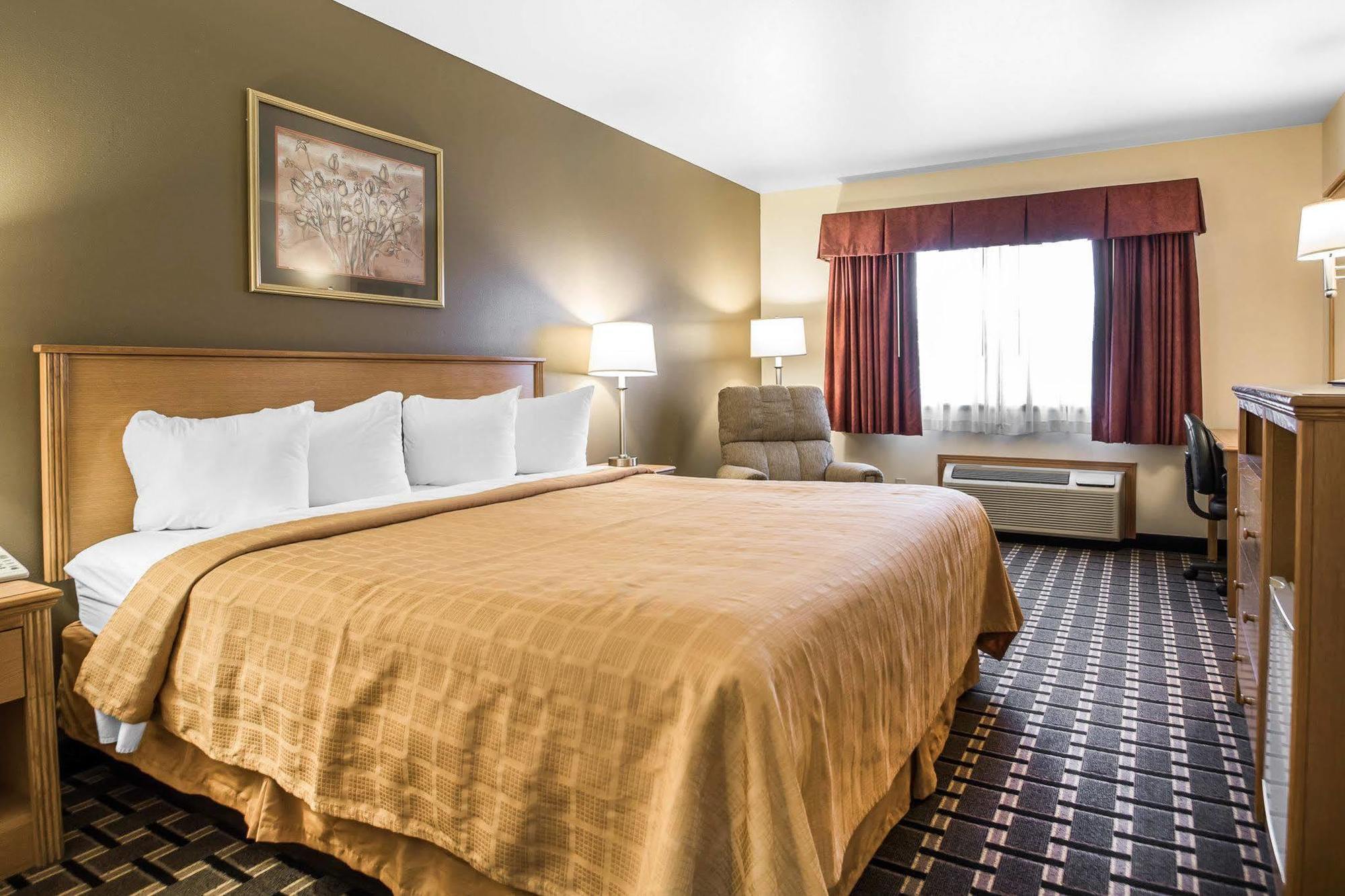Quality I-90 Inn 2*
