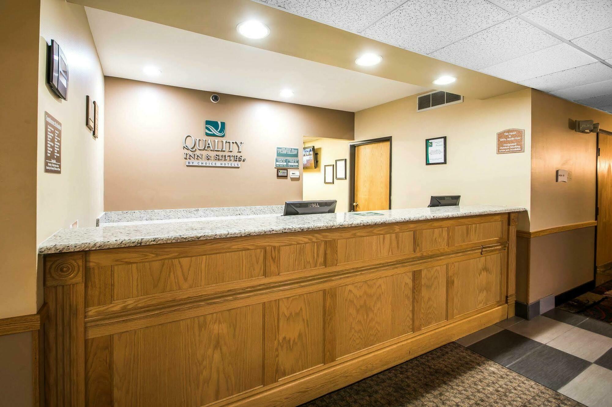 Quality I-90 Inn 2*